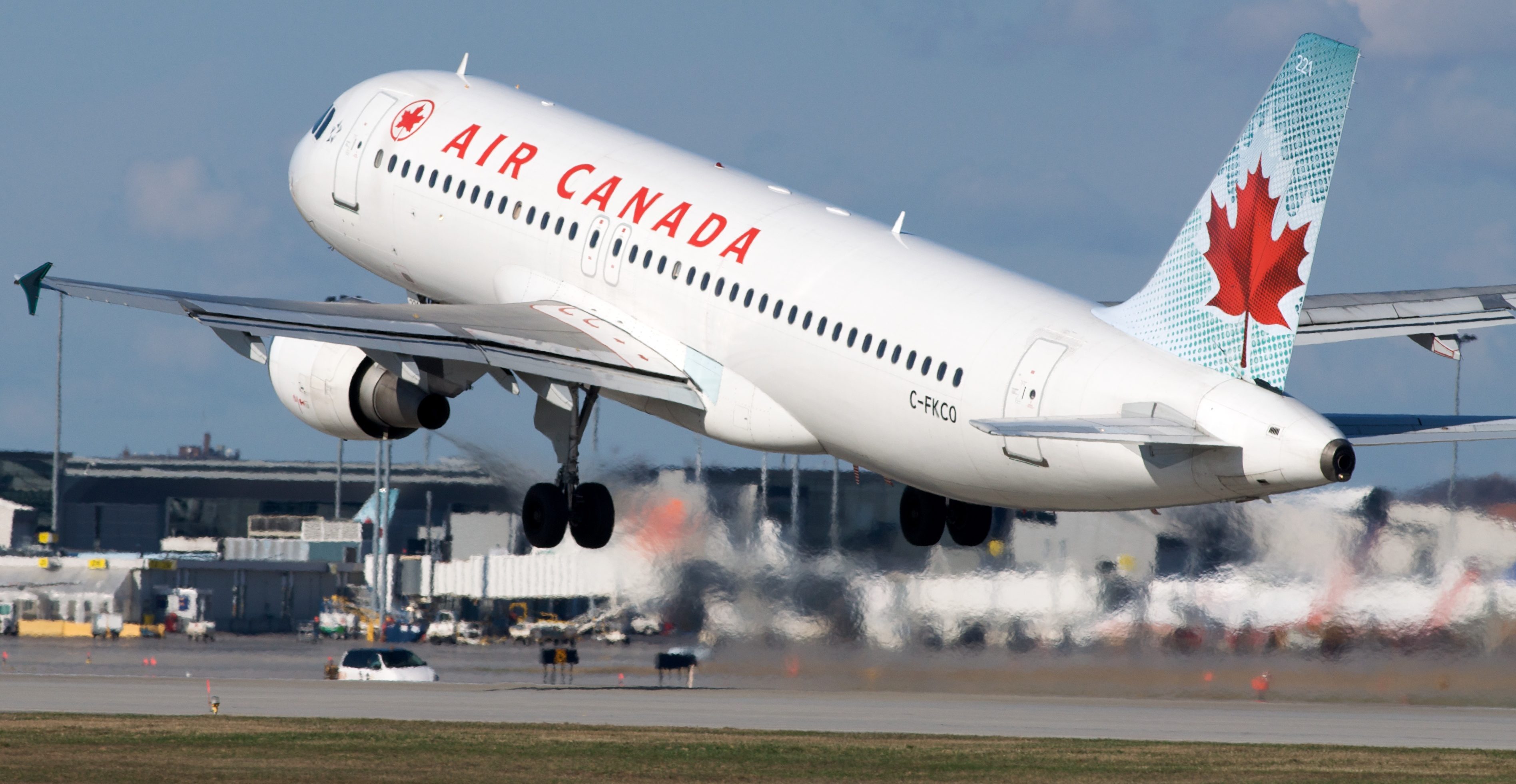 Air Canada A320 C-FKCO