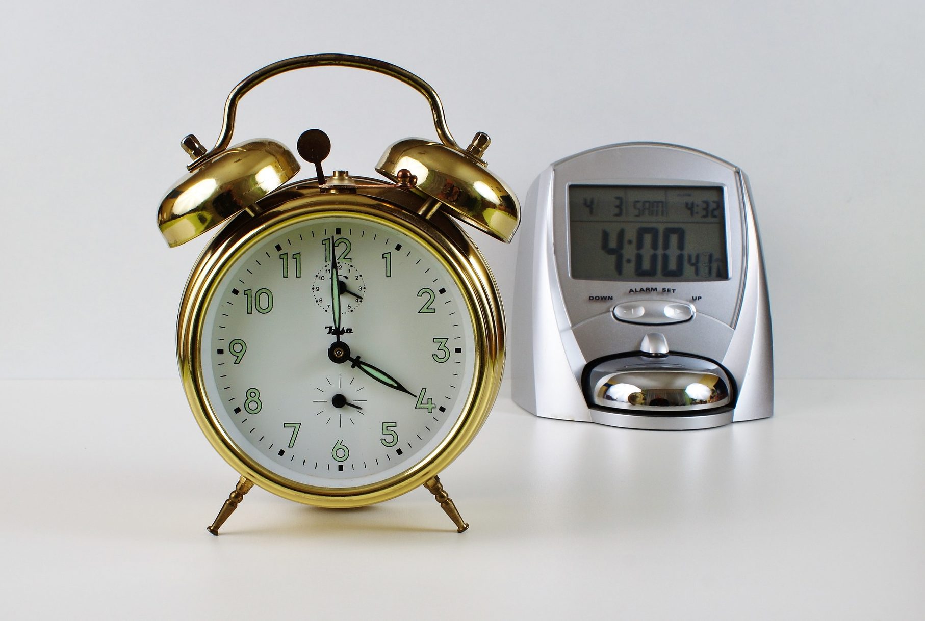 alarm-clock-2115489_1920